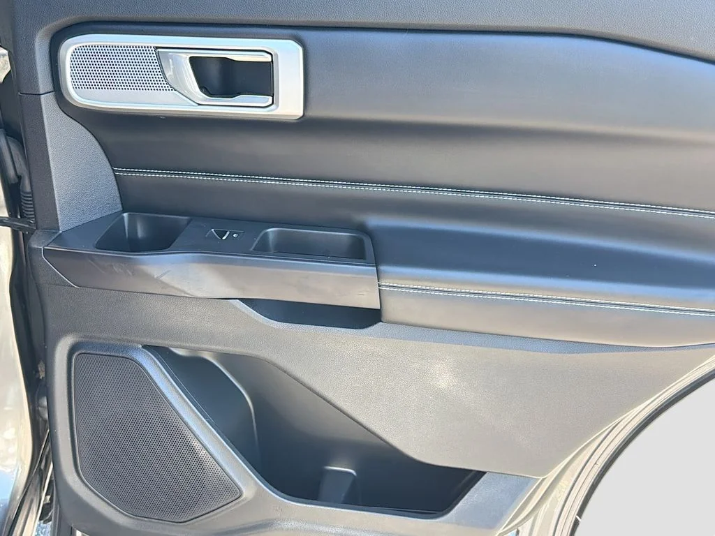 Used 2024 Gray Metallic Ford Limited image 31