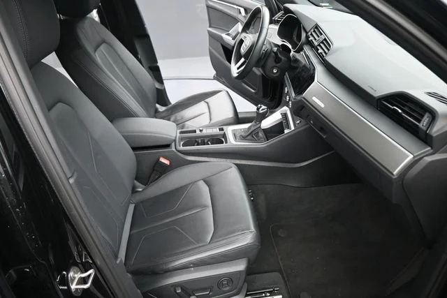 Used 2025  Audi Premium image 14