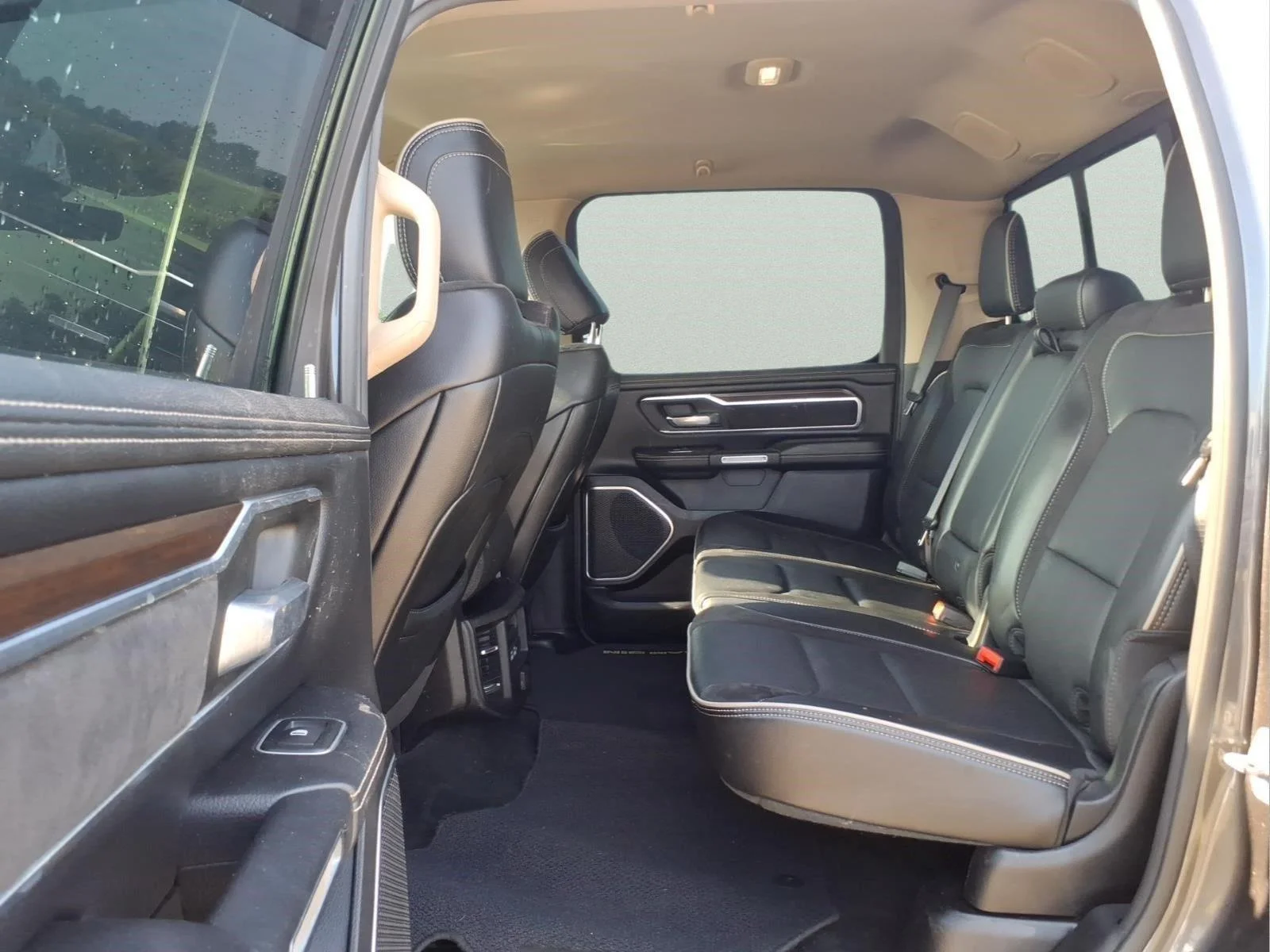 Used 2021 Granite Crystal Metallic Clearcoat Ram Laramie image 11