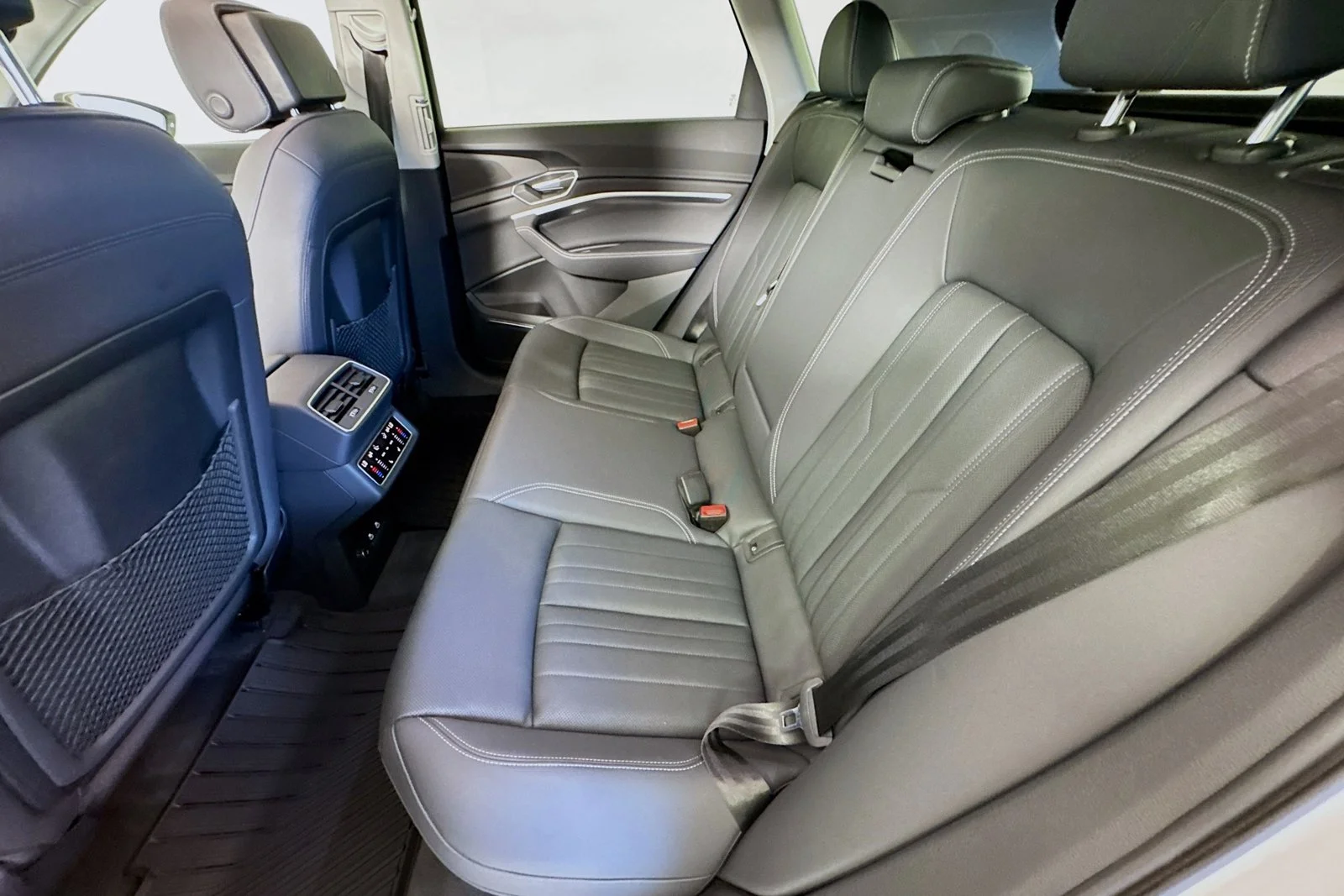 Used 2022 White Audi Premium Plus image 23