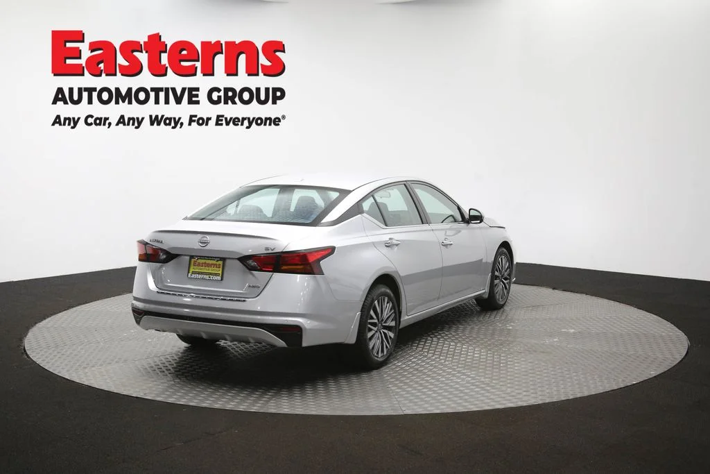 Used 2023 Silver Nissan 2.5 SV image 39