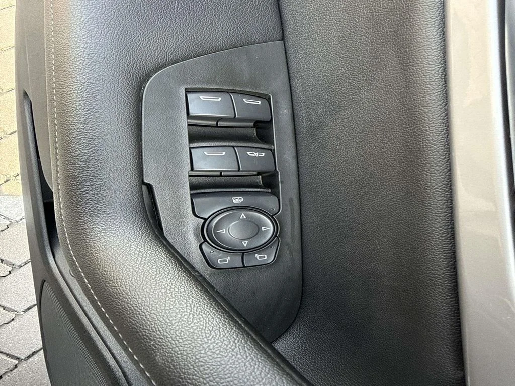 Used 2021 Gray Chevrolet LT image 17