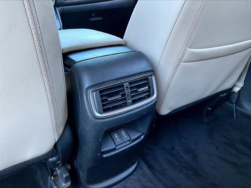 Used 2021 White Honda Touring image 11