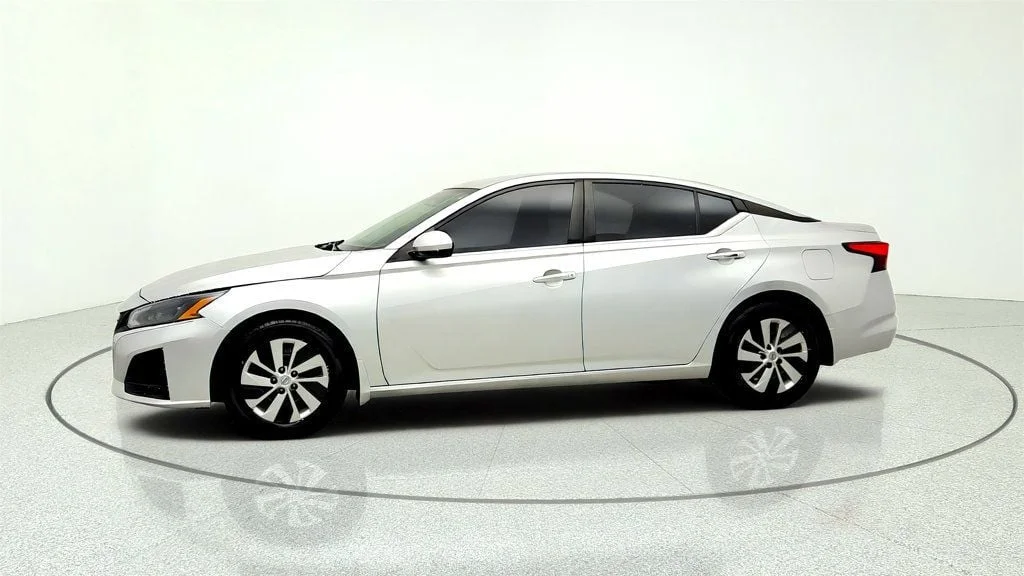 Used 2023 Brilliant Silver Metallic Nissan 2.5 S Sedan image 8