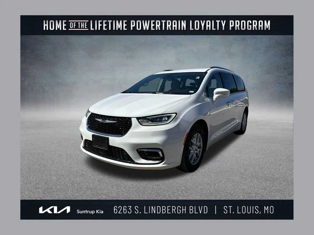 2021 Chrysler Pacifica Touring L's photo