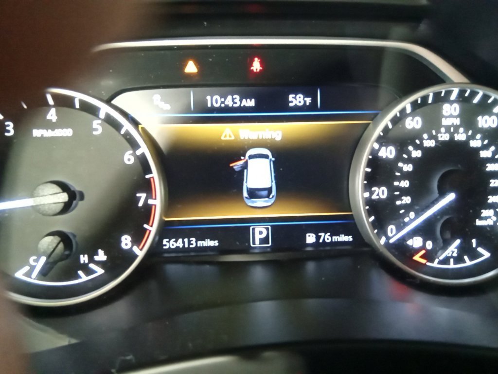 Used 2018 Pearl White Nissan Platinum image 20