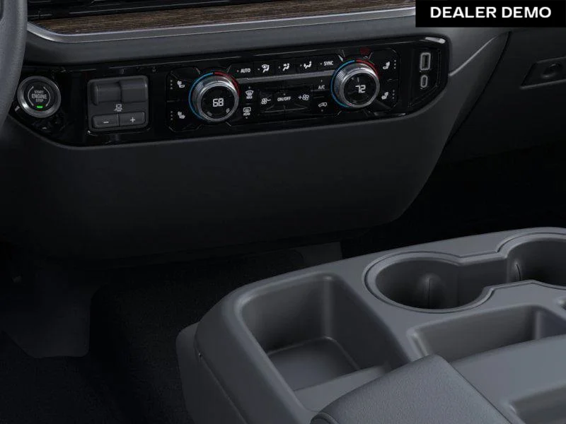 Used 2025  GMC Elevation image 23