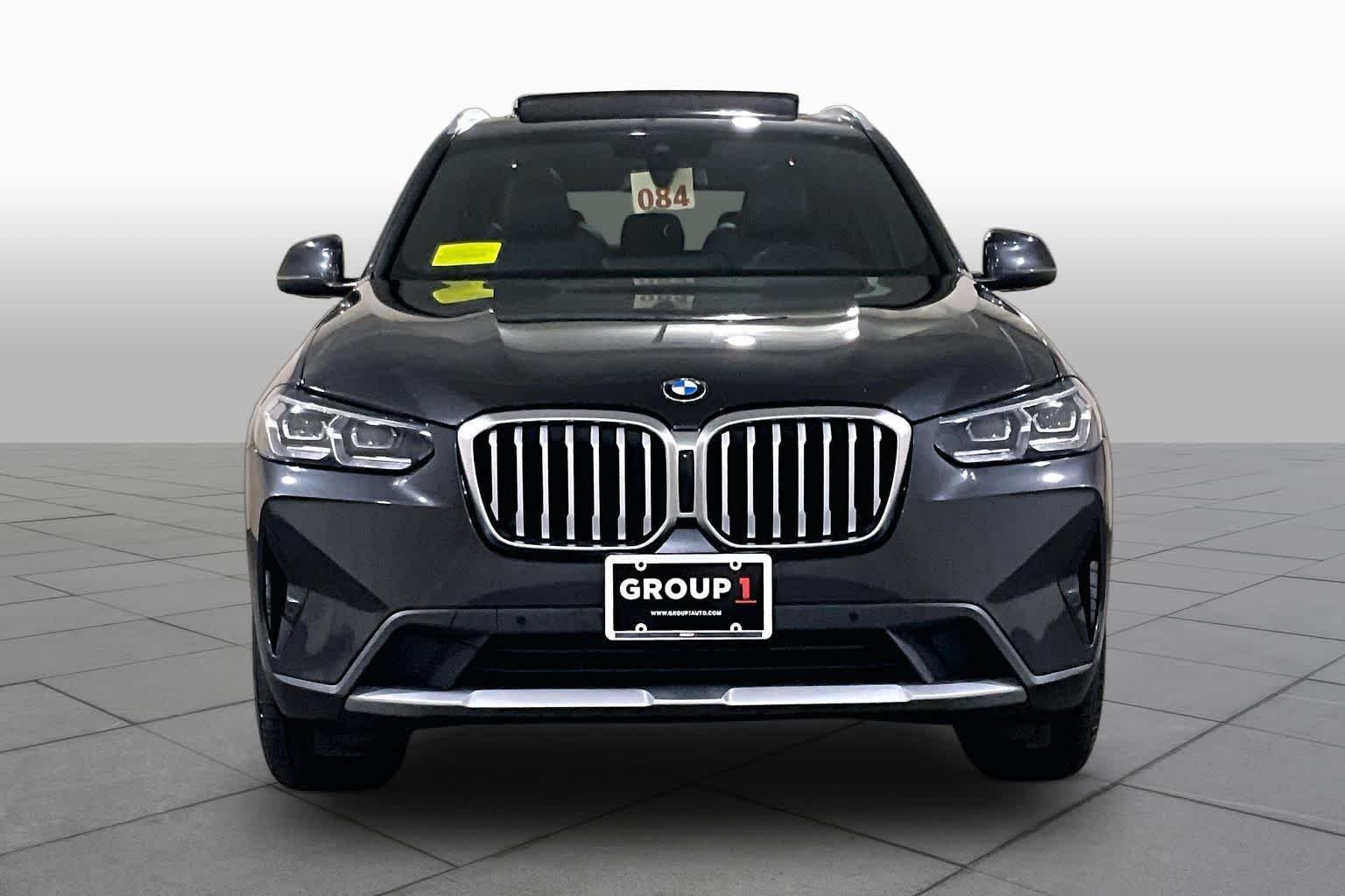 Used 2022 Dark Graphite Metallic BMW xDrive30i image 3