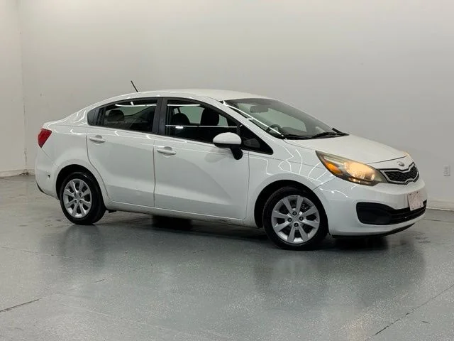 Used 2013 Kia Rio LX with VIN KNADM4A35D6274199 for sale in Middlesboro, KY