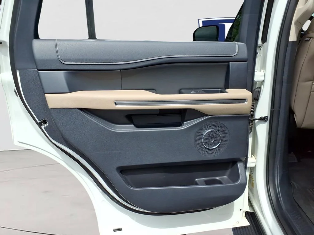 Used 2022 White Ford XLT image 27