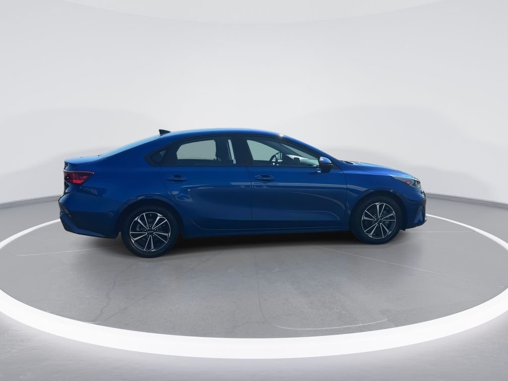 Used 2024 Blue Kia LXS image 9