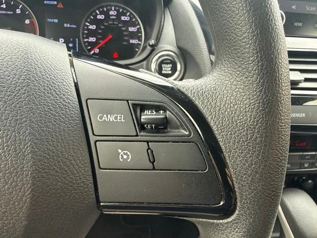 Used 2024  Mitsubishi  image 20