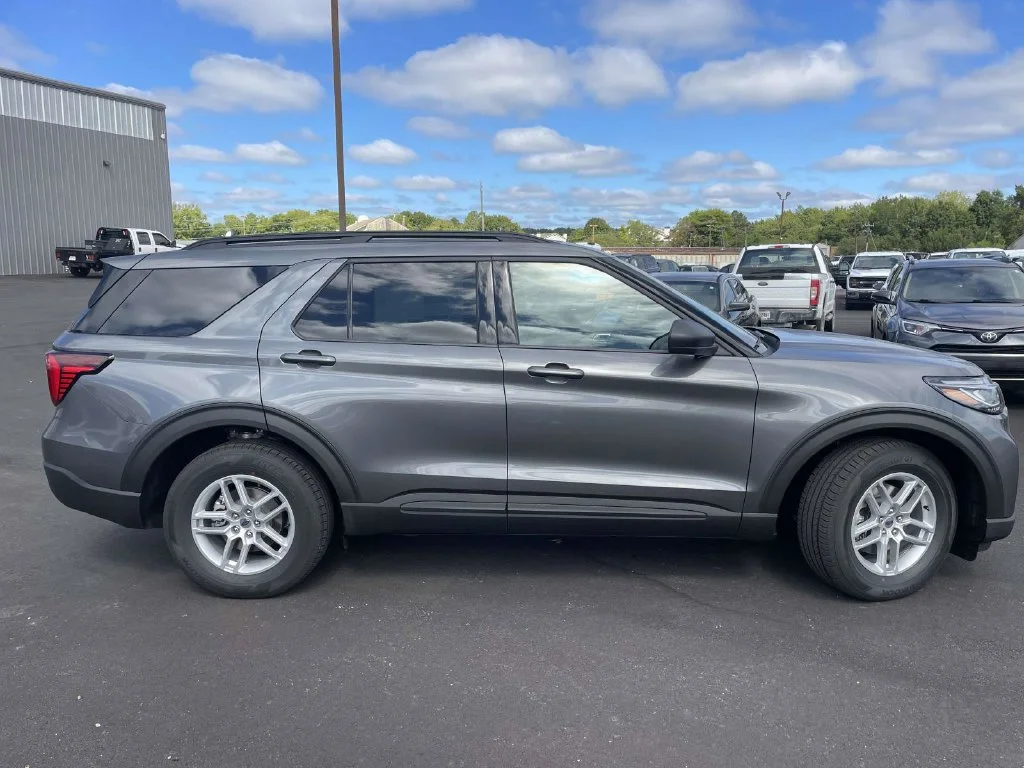 New 2027 Gray Ford Active image 2