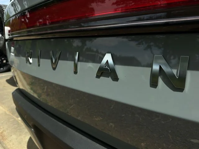 Used 2022  Rivian Adventure image 12