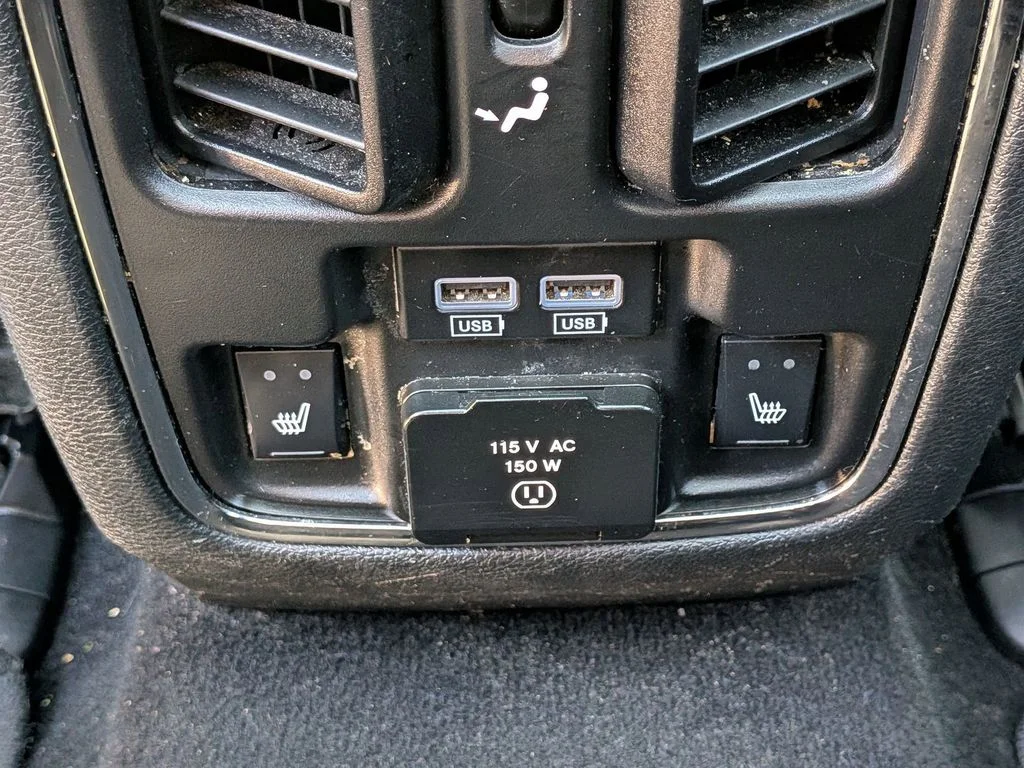 Used 2019 Blue Jeep Overland image 27
