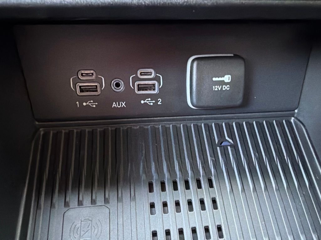 New 2026 Silver Zynith Exterior Paint Jeep Limited image 38