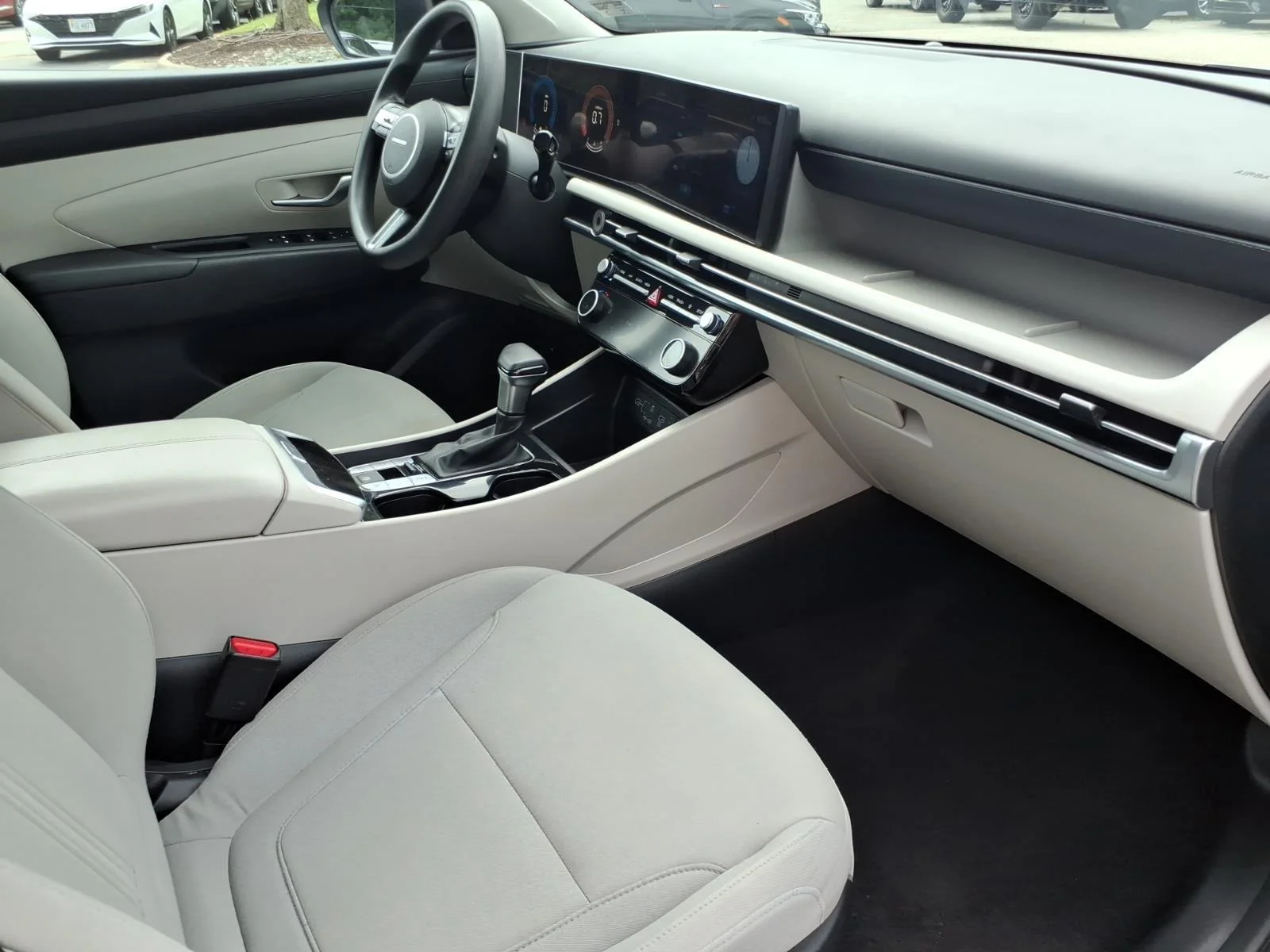 Used 2025 Shimmering Silver Hyundai SEL image 24