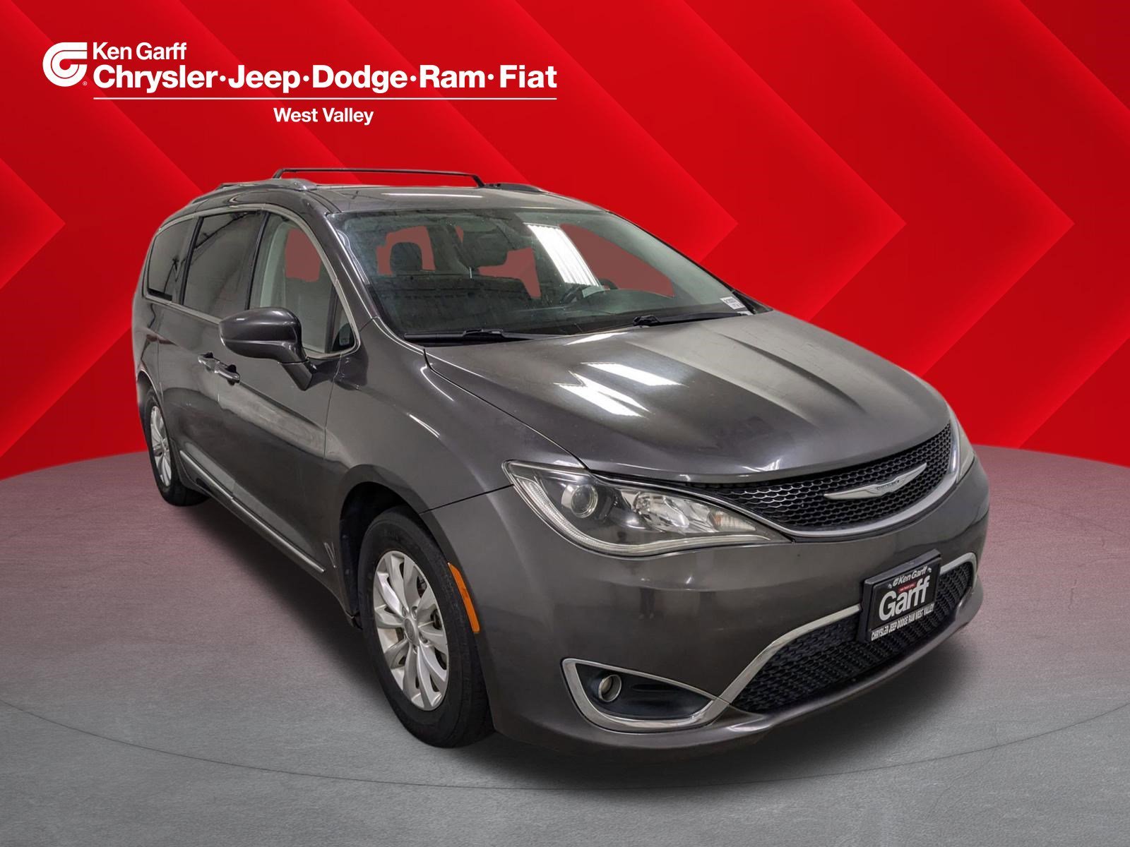 2018 Chrysler Pacifica Touring L's photo