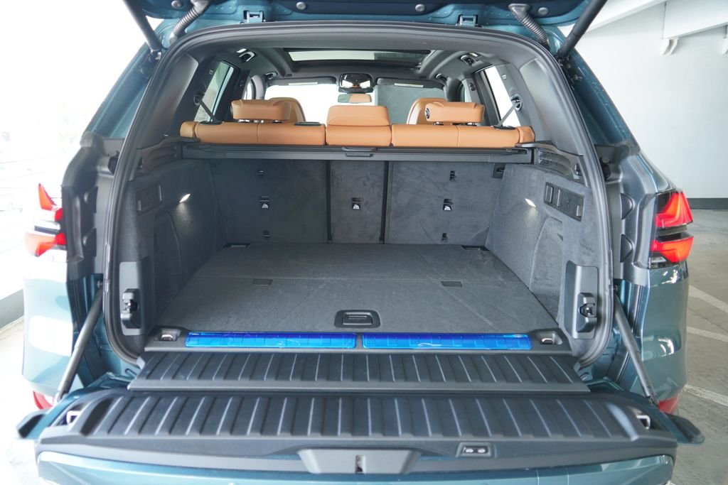 New 2026 Blue Ridge Mountain Metallic BMW xDrive50e image 20
