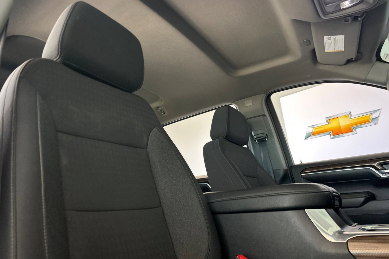 Used 2024 Summit White Chevrolet LT Trail Boss image 20