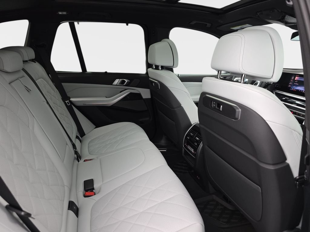 New 2026 Black Sapphire Metallic BMW xDrive40i image 11