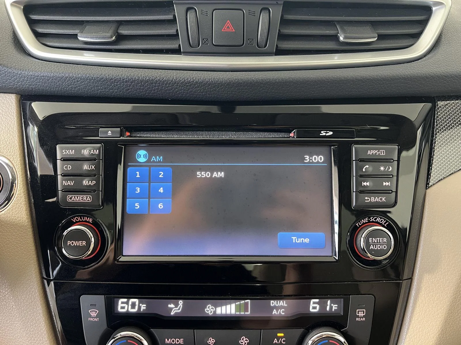 Used 2016 Arctic Blue Metallic Nissan SL image 15