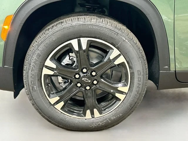 New 2027 Trillium Green Metallic Chevrolet LT image 31