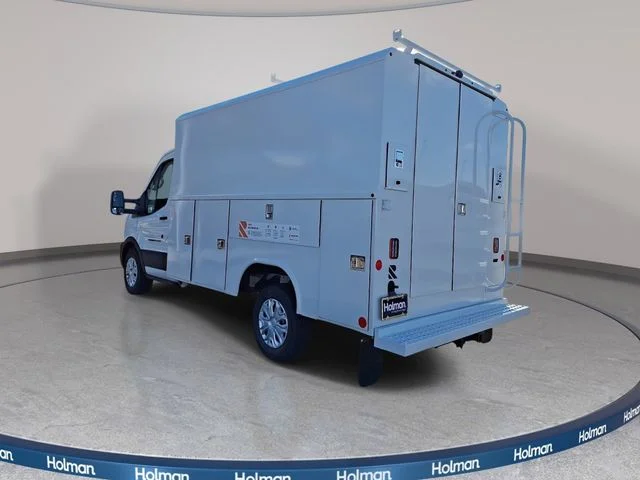 New 2026 Oxford White Ford Base image 5