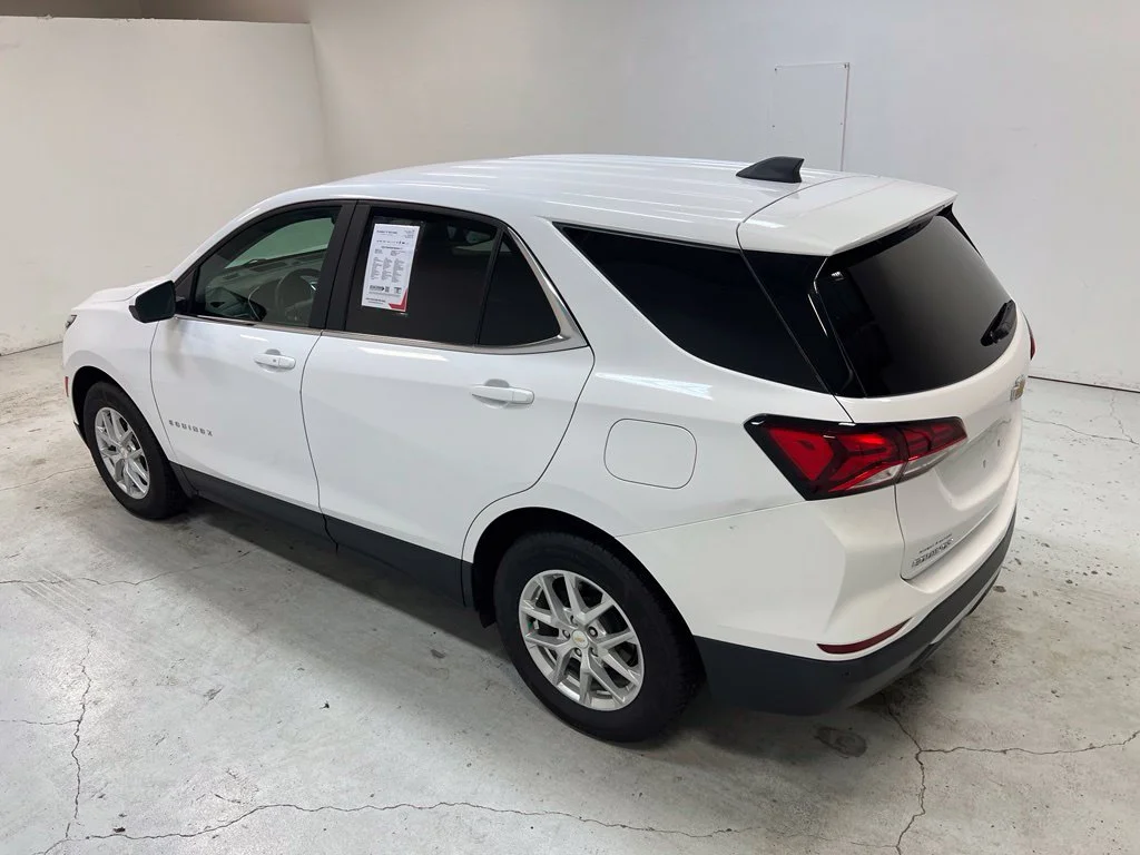 Used 2022 White Chevrolet LT image 4