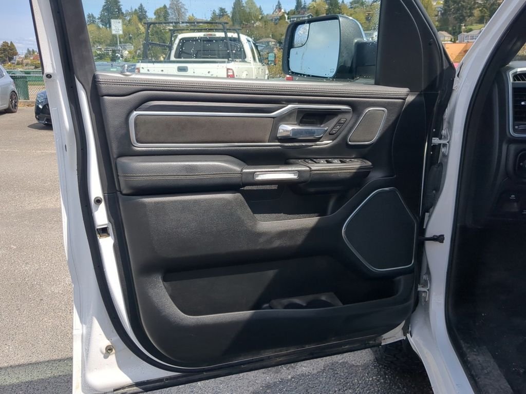 Used 2023 Off-white Ram Laramie image 13