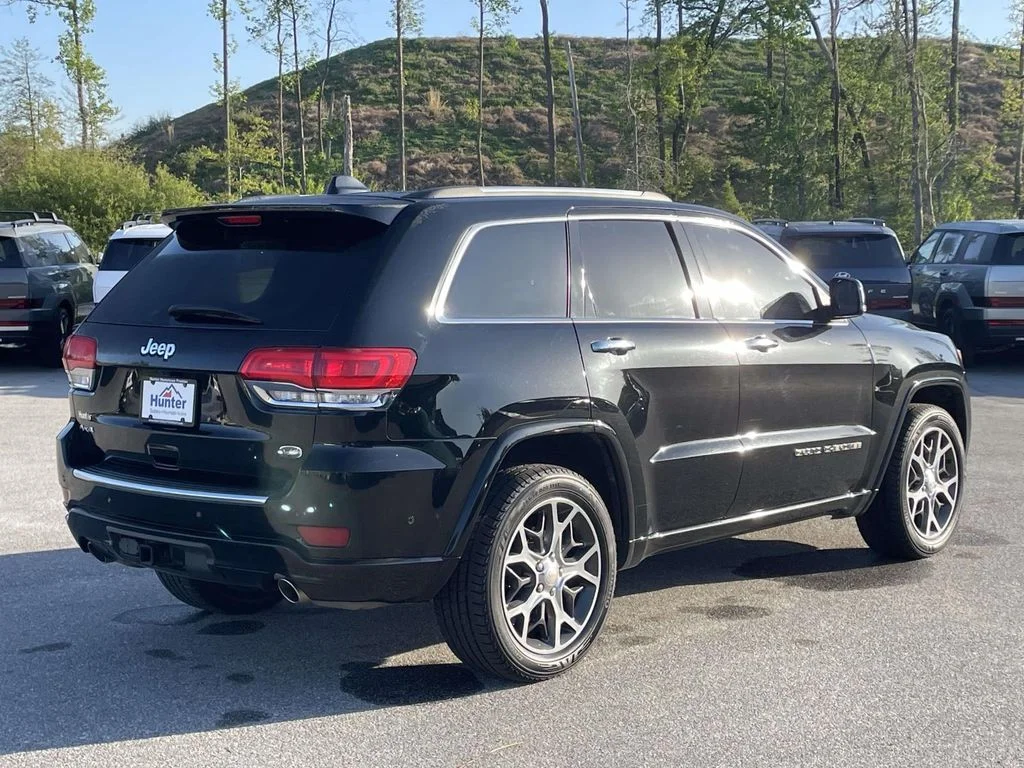 Used 2020 Diamond Black Crystal Pearlcoat Jeep Overland image 29