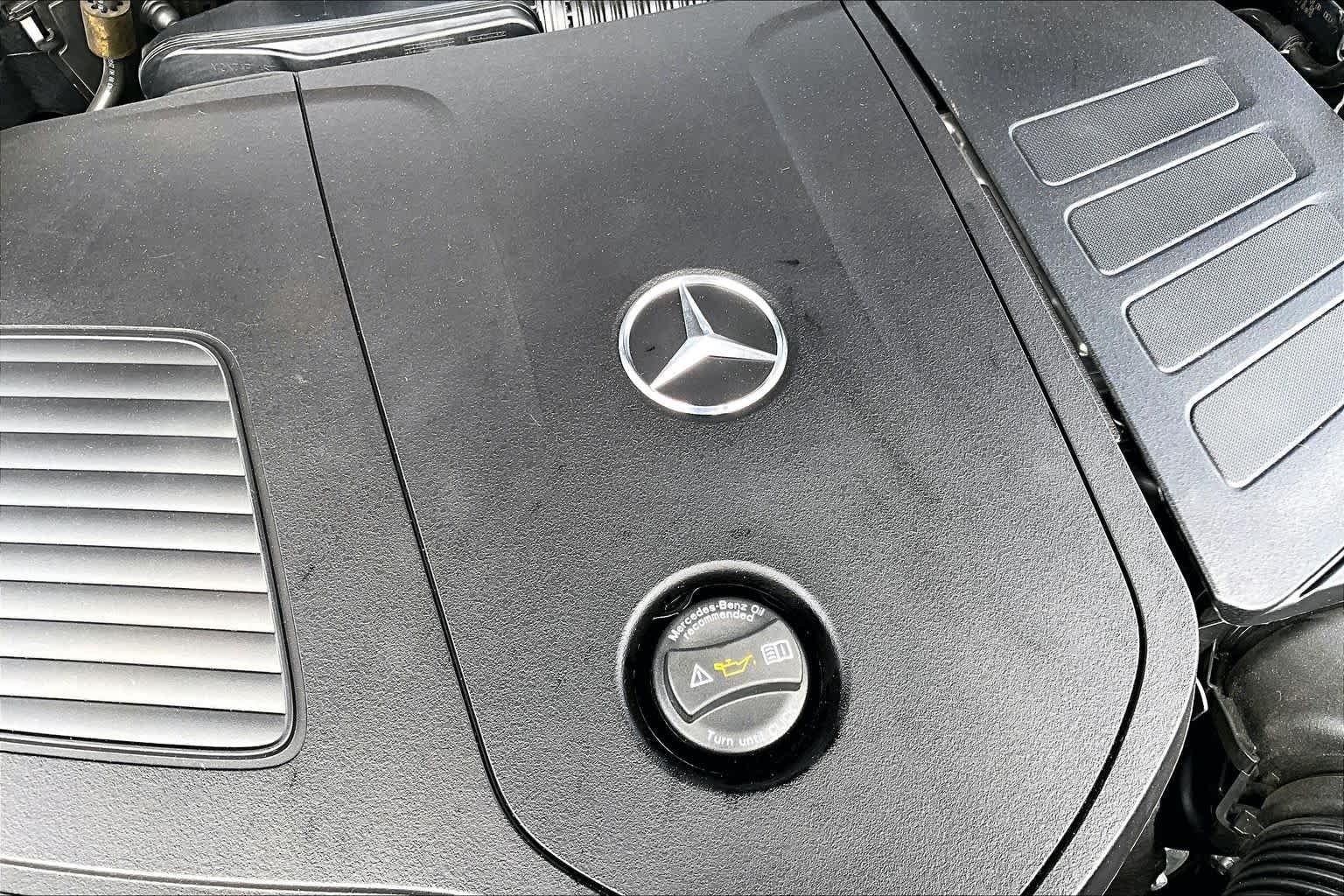 Used 2024 Black Mercedes-Benz GLC 300 image 33