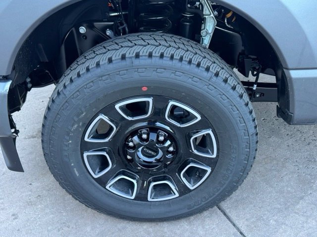 New 2027 Carbonized Gray Metallic Ford F-250® Platinum® image 9