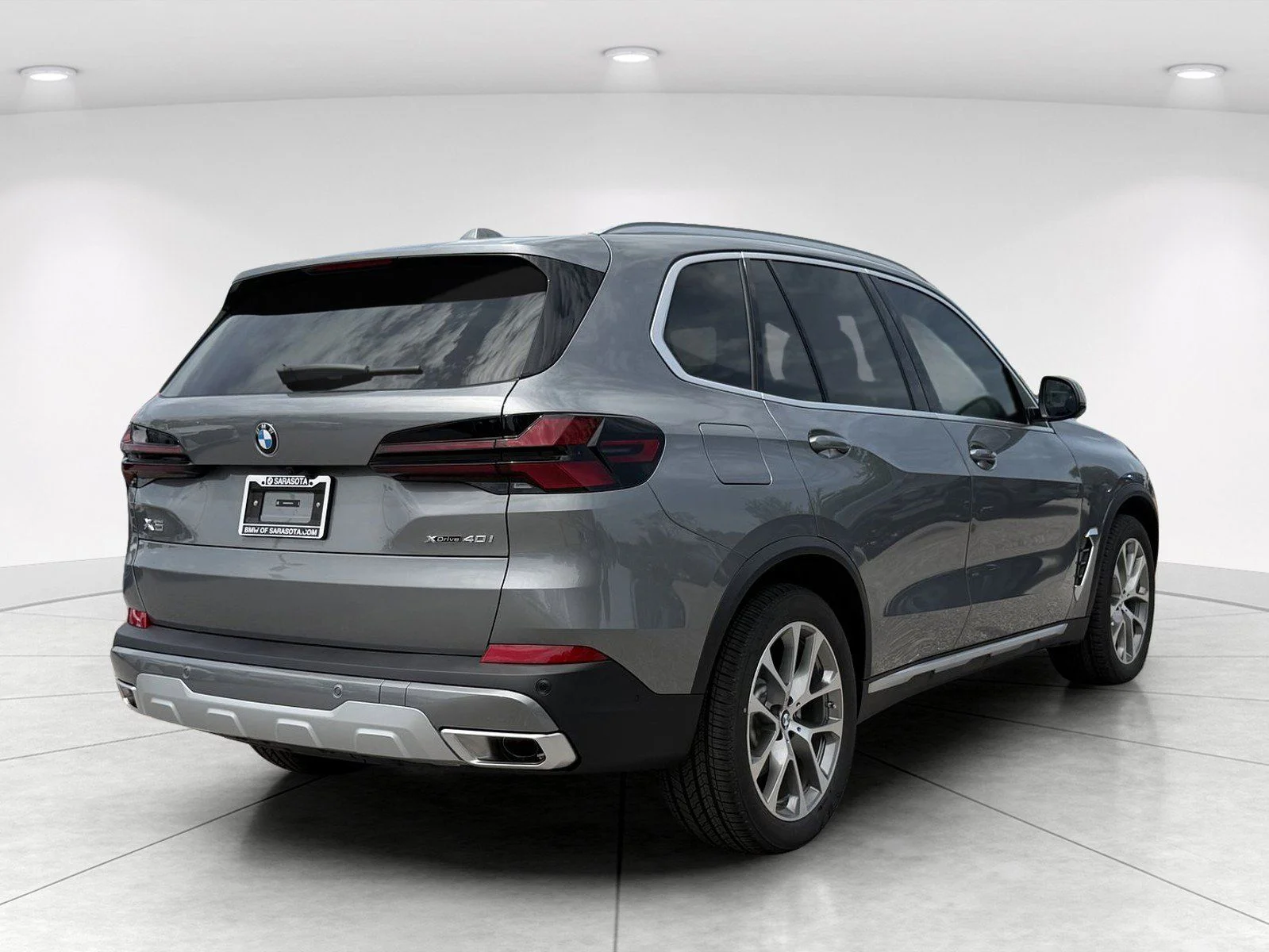 New 2026 Skyscraper Grey Metallic BMW xDrive40i image 3