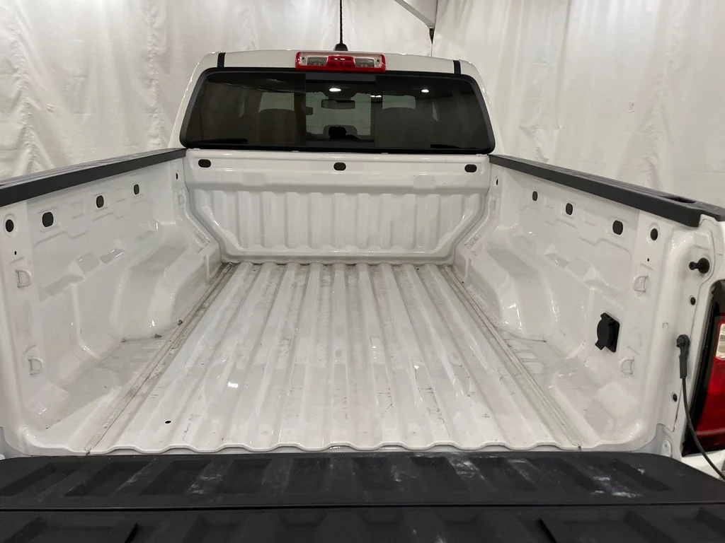 Certified Used 2026 Summit White GMC 4WD AT4 image 7