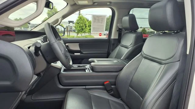 Used 2025 White Ford Active image 20