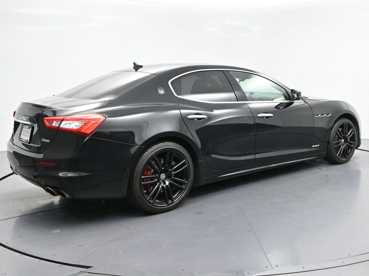 Used 2018 Nero Maserati S GranSport image 7
