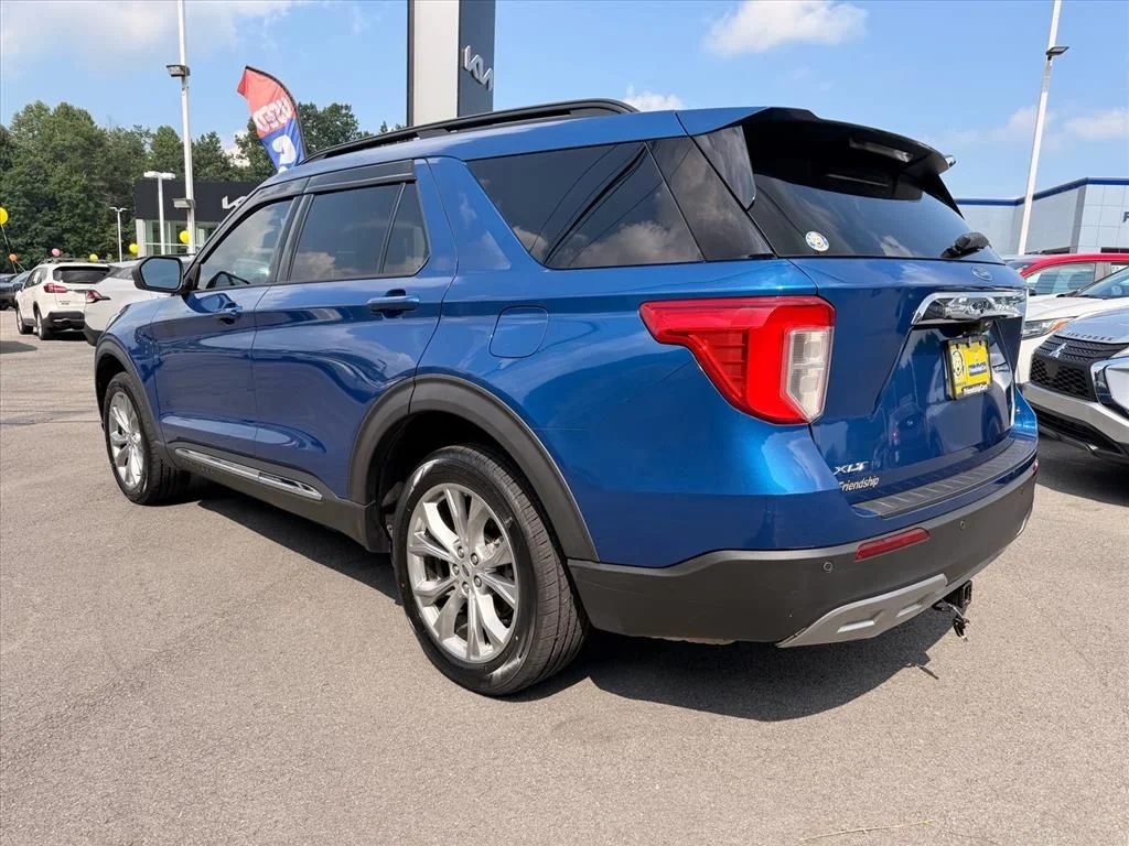 Used 2020 Blue Ford XLT image 5