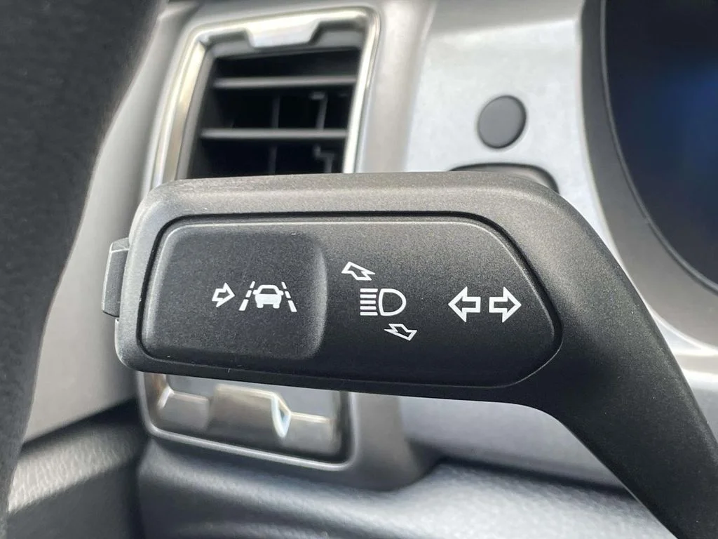 Used 2021 White Ford XLT image 25