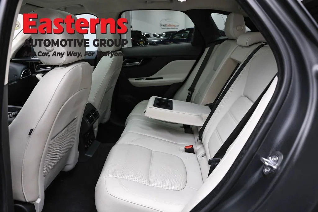 Used 2020 Black Jaguar 25t Prestige image 23