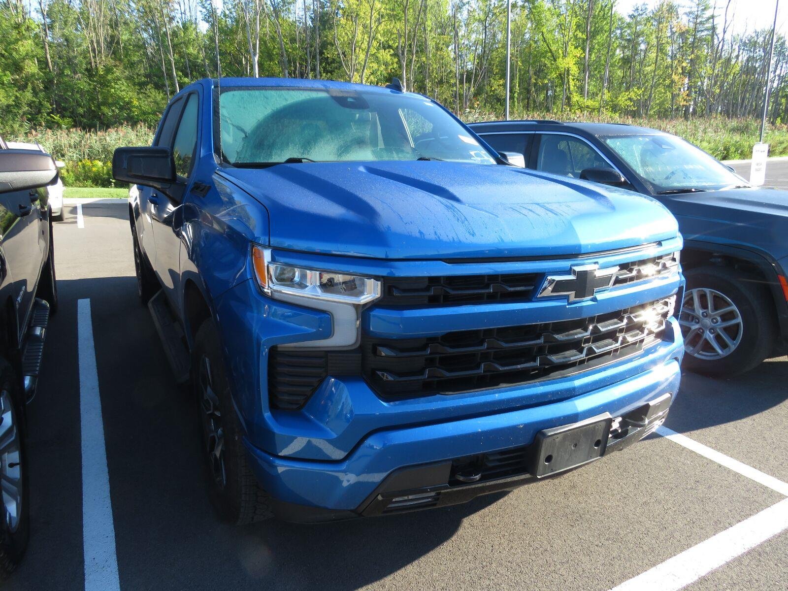 Used 2023 Glacier Blue Metallic Chevrolet RST image 2