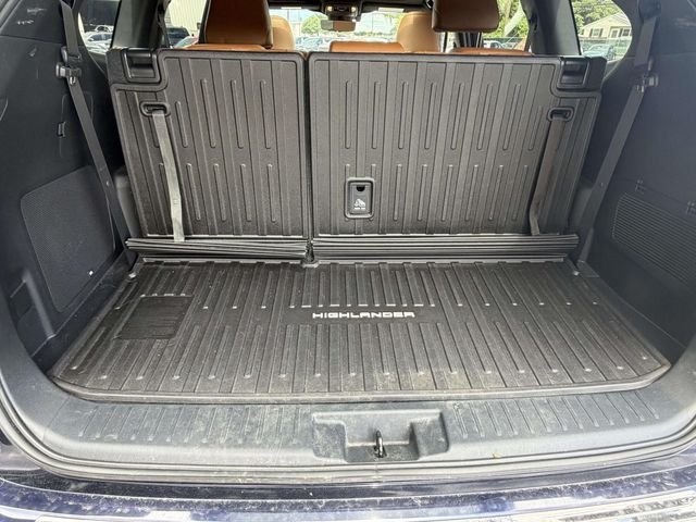 Used 2022  Toyota Platinum image 29