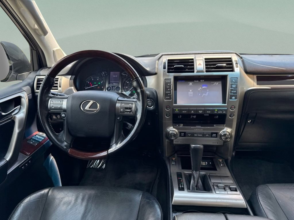 Used 2018 Silver Lexus 460 image 25