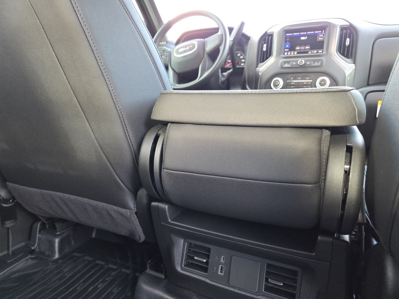2025 GMC Sierra 3500 Chassis Cab Pro - Photo 24