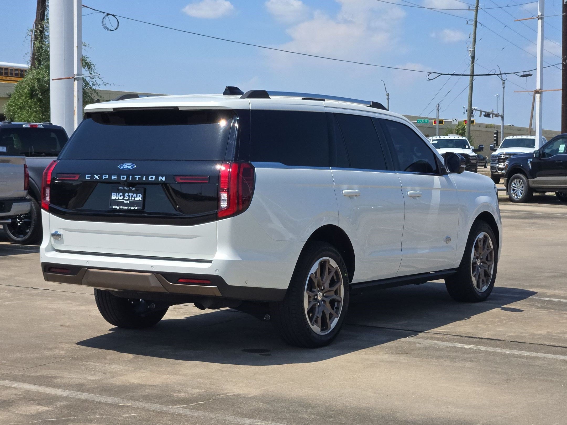 Used 2025 White Metallic Ford King Ranch image 3
