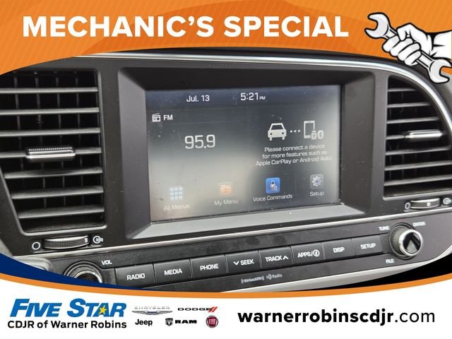 Used 2017 White Hyundai SE image 19