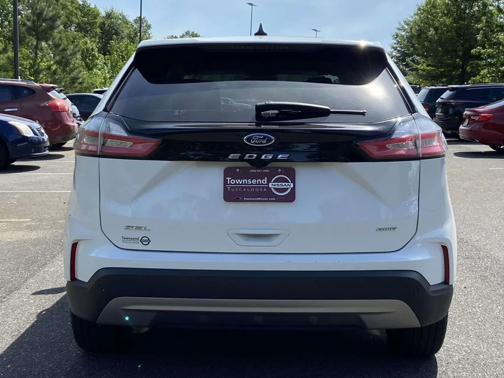 Used 2024 Oxford White Ford SEL image 4