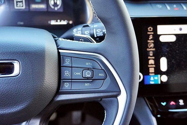 New 2026 Bright White Clear-Coat Exterior Paint Jeep Limited image 42