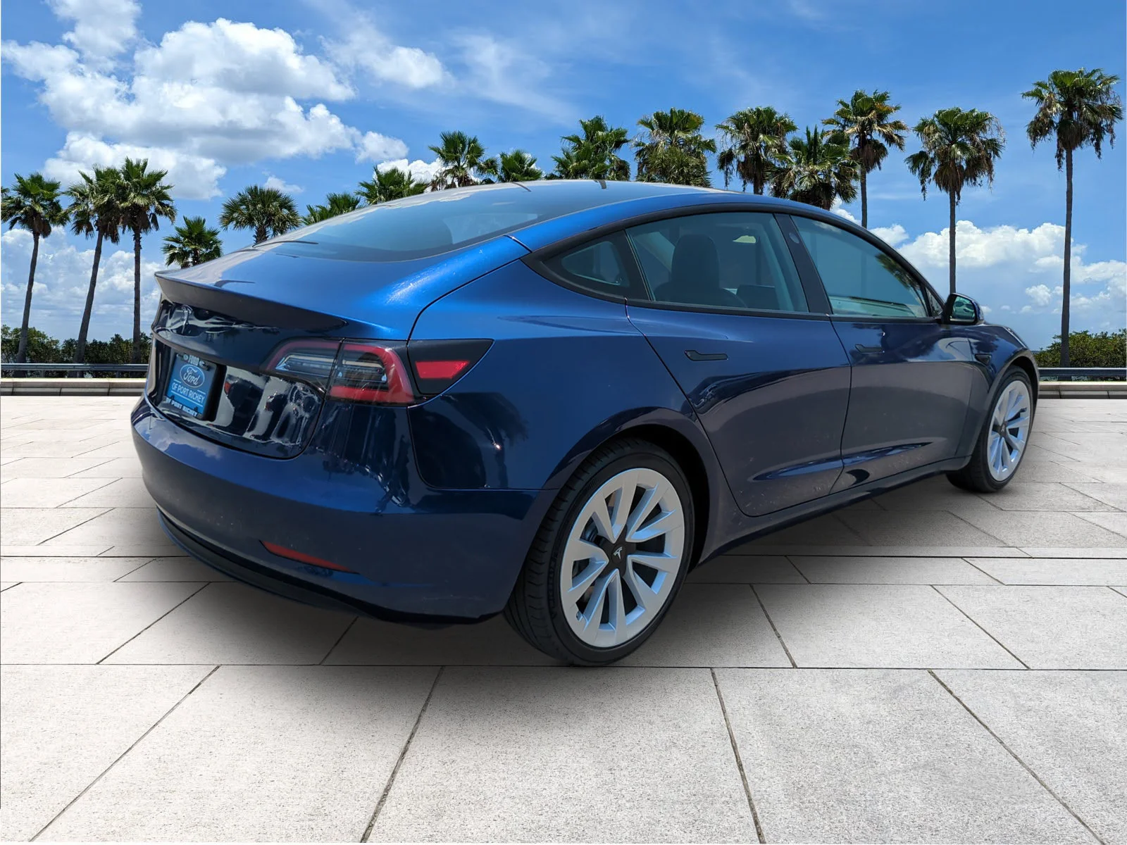Used 2023 Deep Blue Metallic Tesla  image 9