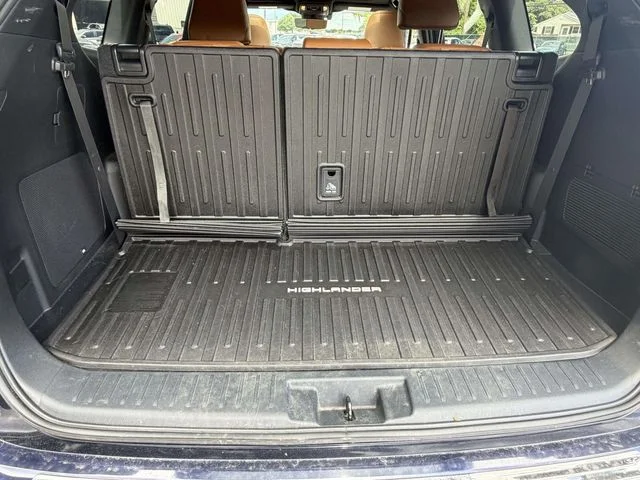 Used 2022  Toyota Platinum image 29